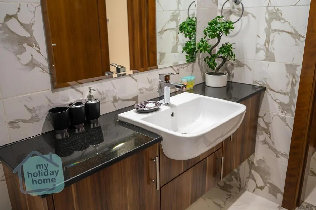 Beautiful Brand Newly Furnished 1Br Apartment Ras al-Khaimah